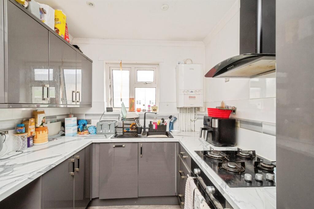 Apartment in Plymouth - More