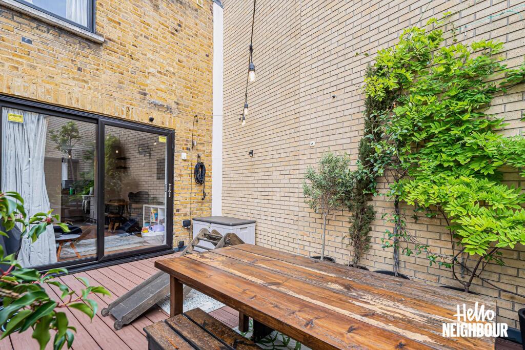 2 bedroom maisonette for rent