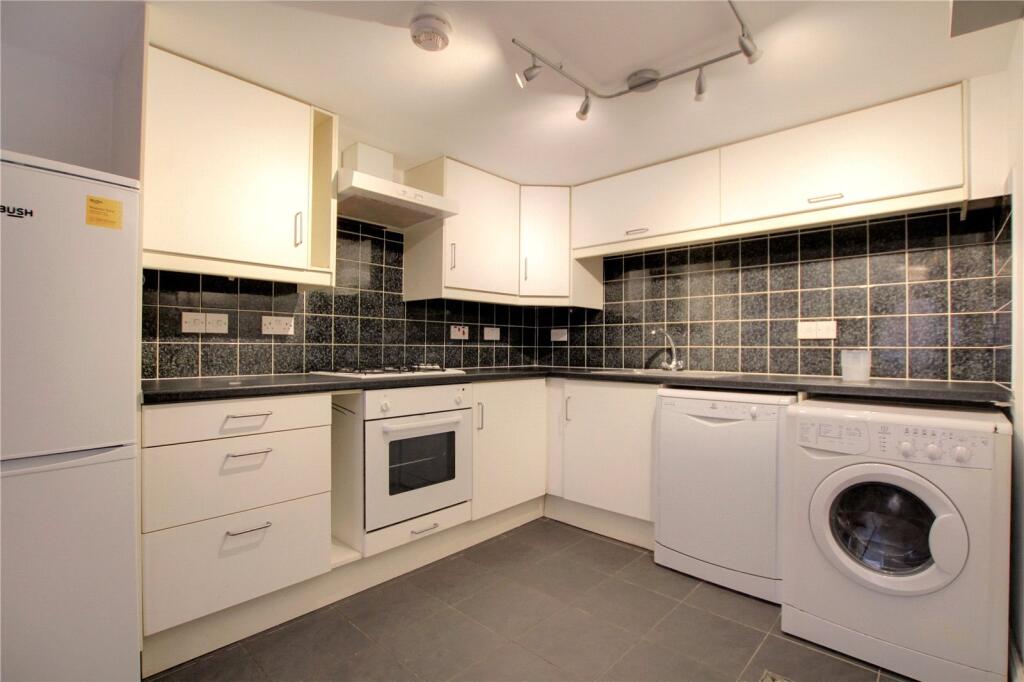 Baker Street, Reading, Berkshire, RG1 photo 2