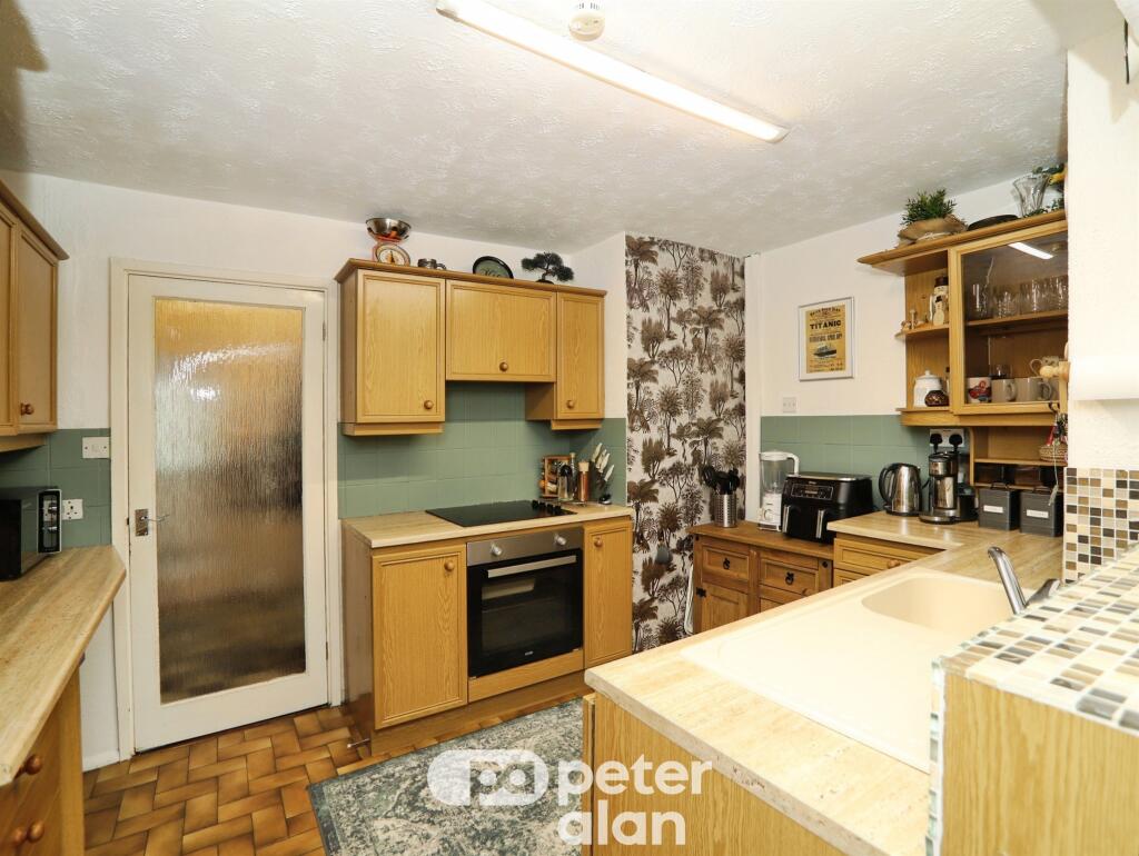 House in Newport - View 5