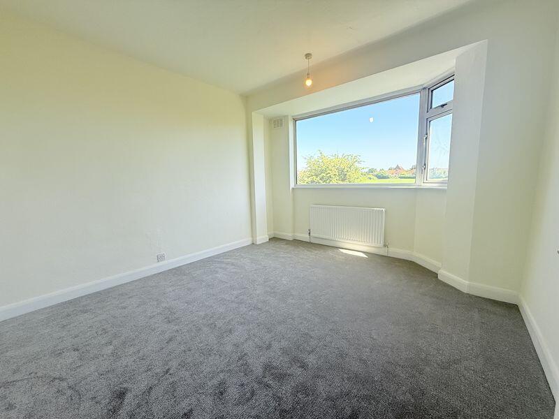 Berkeley Close, Ruislip photo 3
