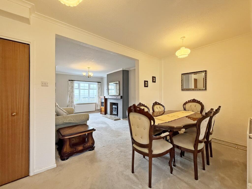 Meadow Rise, Brynna, Pontyclun, Rhondda Cynon Taff. CF72 9TA photo 4