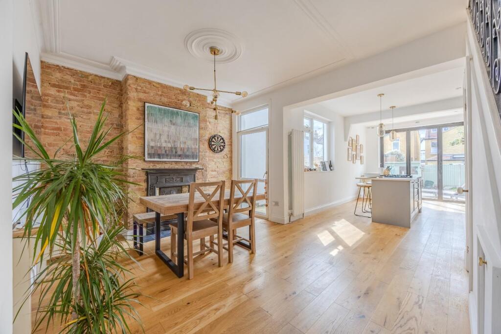 House in Southend-on-Sea - View 2
