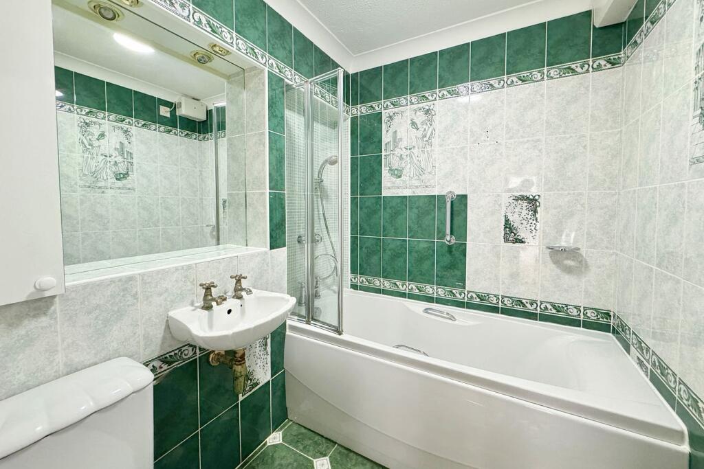 Apartment in Bournemouth - More