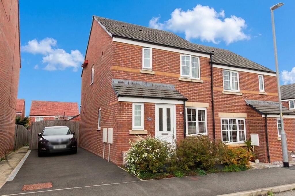 Main image of property: Ffordd Piran, Oakenholt, CH6