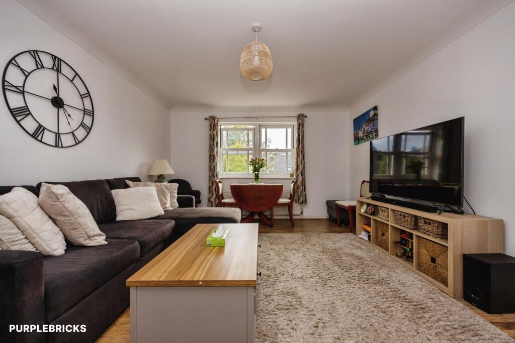 Apartment in Guildford, Surrey - View 2