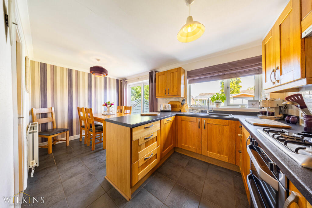 House in Tamworth, Staffordshire - More