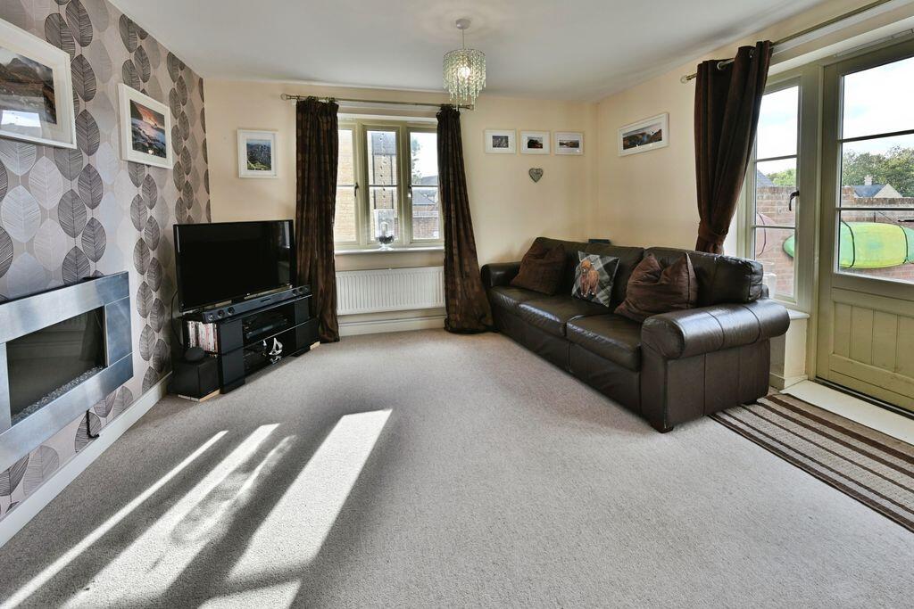 Middle Mead, Cirencester, Gloucestershire photo 4