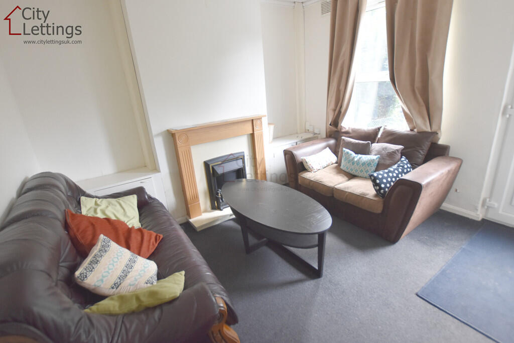 House in Nottingham - View 3