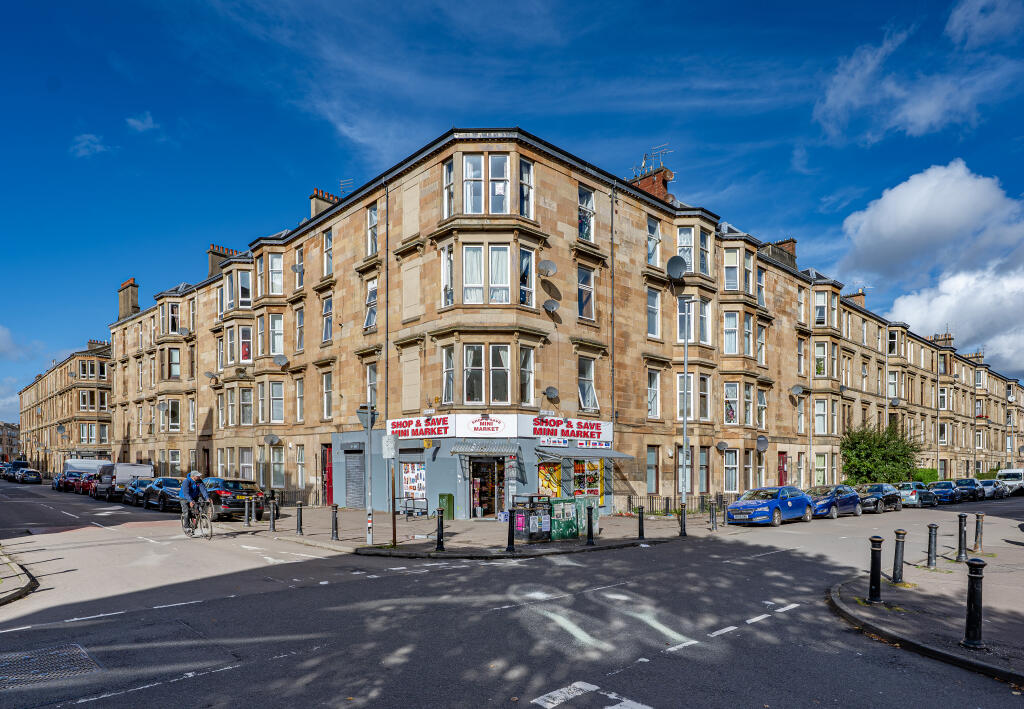 Main image of property: Flat 2/1, 31 Dixon Avenue, Glasgow, G42