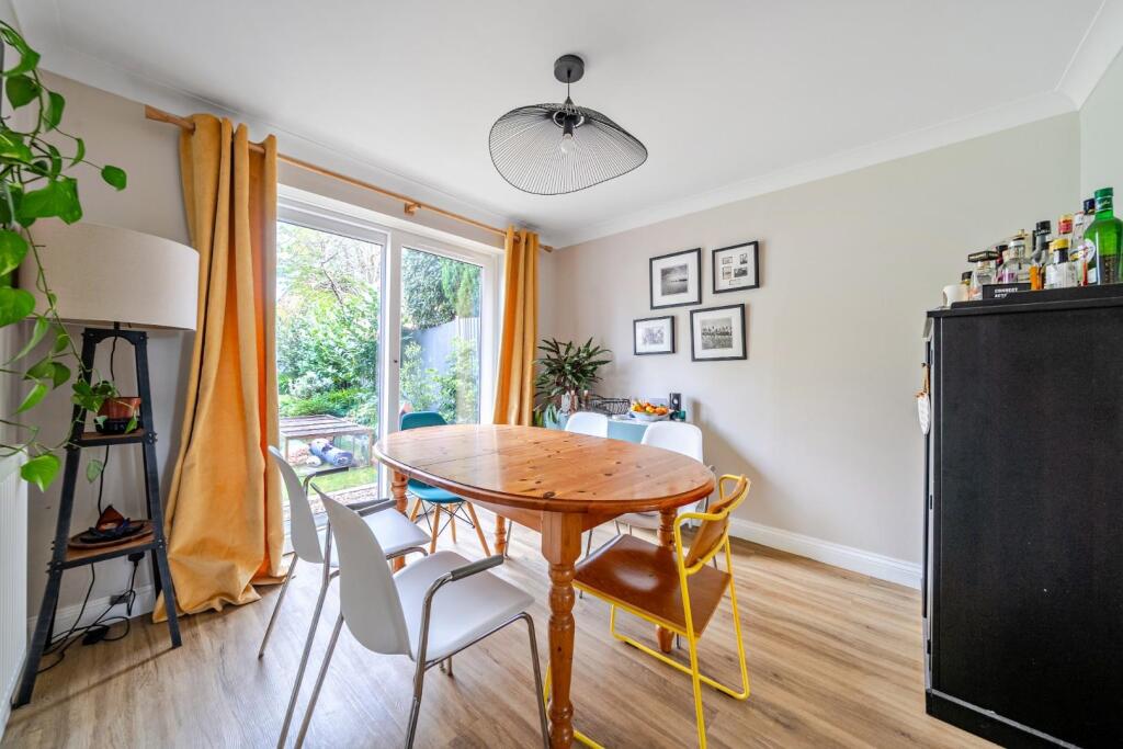 House in Clanfield - View 3