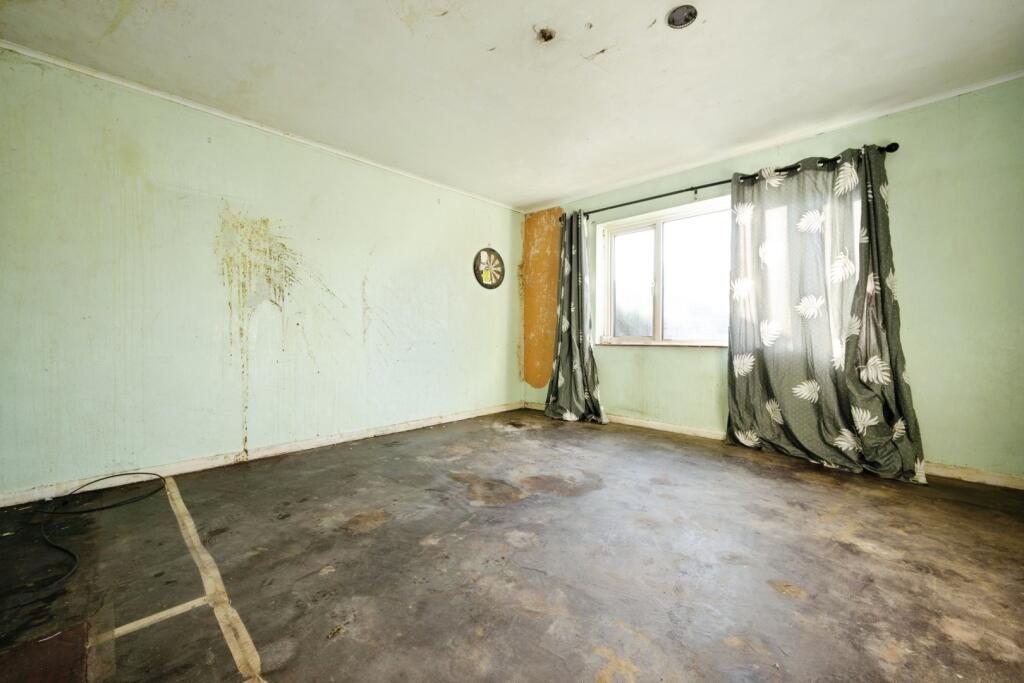 Southern Way, Wolverton, Milton Keynes, Buckinghamshire photo 2
