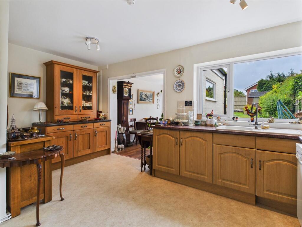 Lambourne Drive, Bewdley photo 4