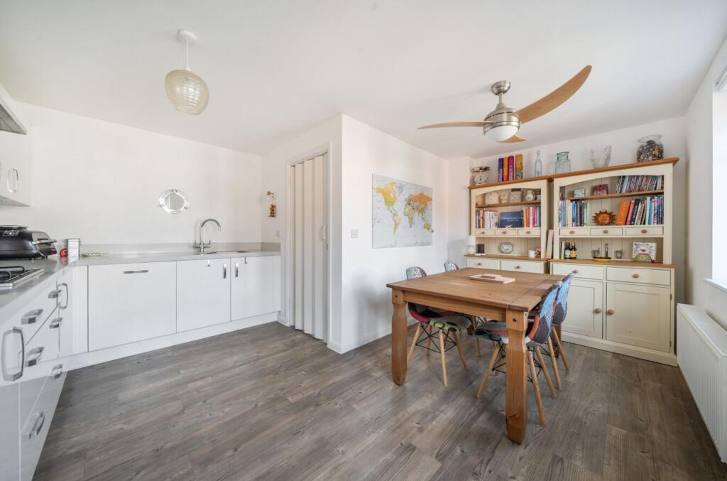 Harvest Way, Thornbury, BS35 photo 3