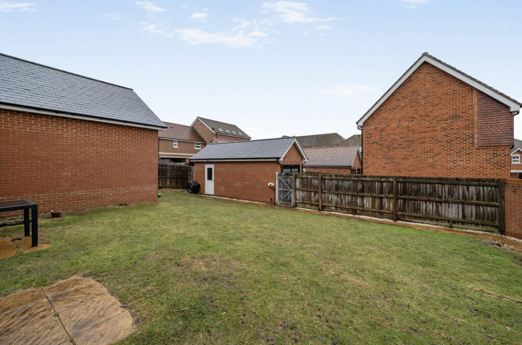 Appleby Crescent, Wokingham, Berkshire, RG40 photo 4