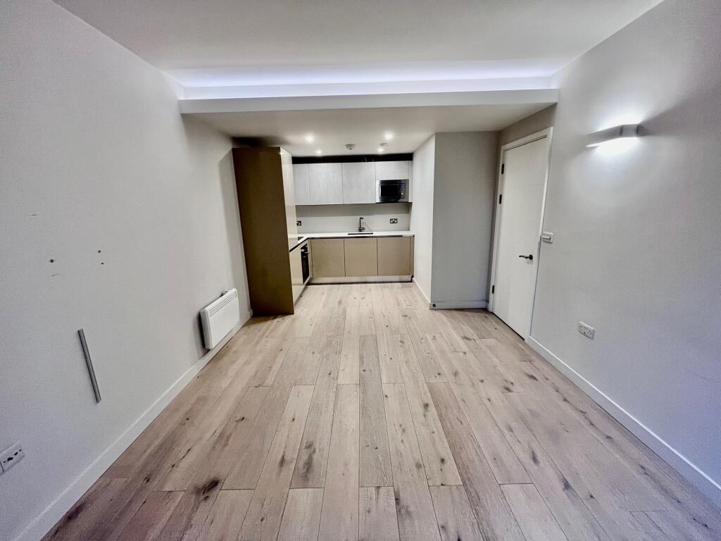 Apartment in Bracknell - View 3