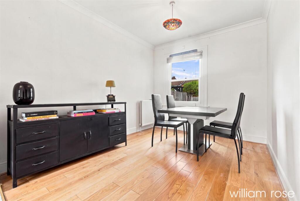 House in London - View 5