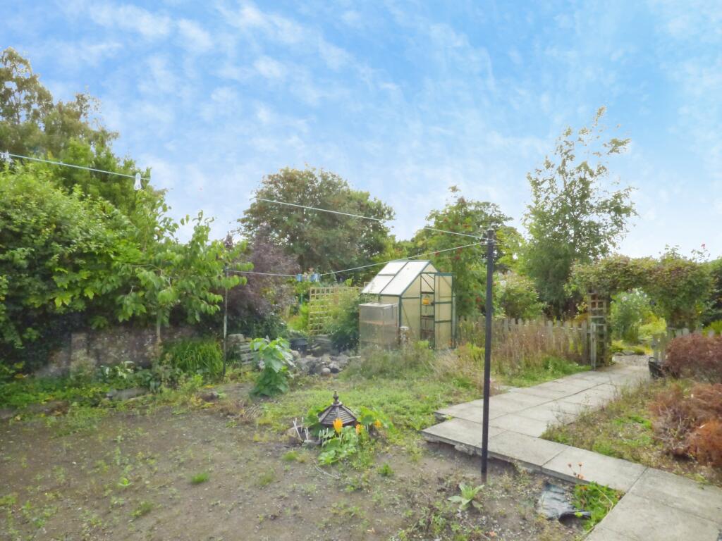 House in Kirkcaldy - More