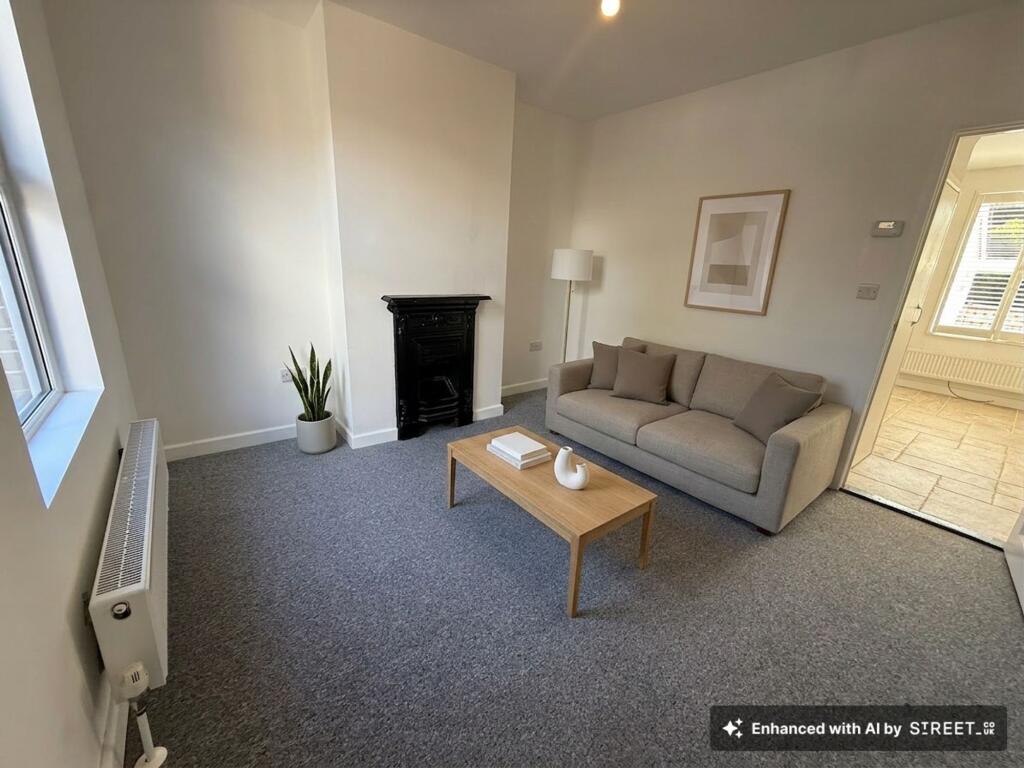 Jubilee Terrace, East Street, Westbourne, PO10 8SG - More