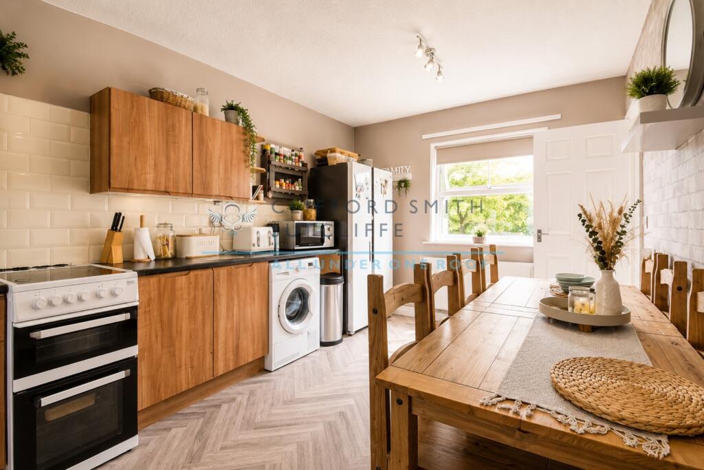 House in Burnley, Rose Grove - View 4