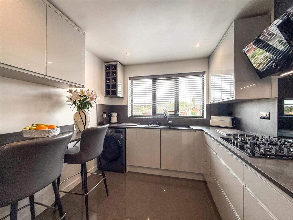 Thames Drive, Biddulph, Stoke-On-Trent photo 4