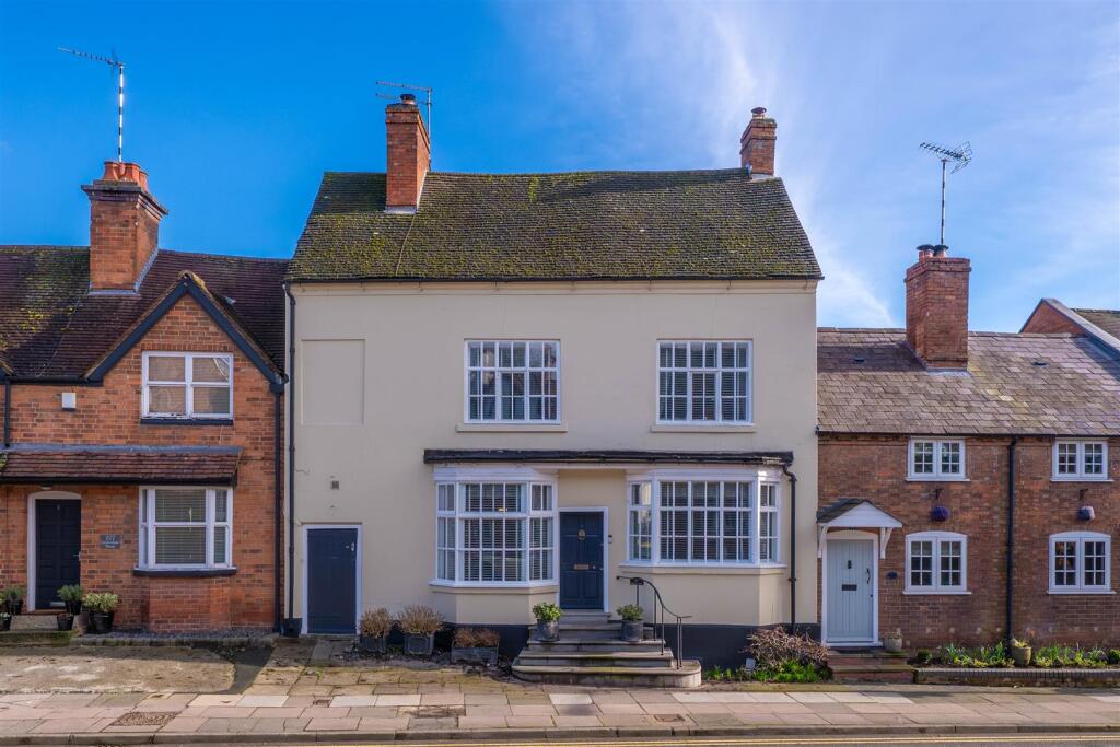Main image of property: High Street, Henley-In-Arden