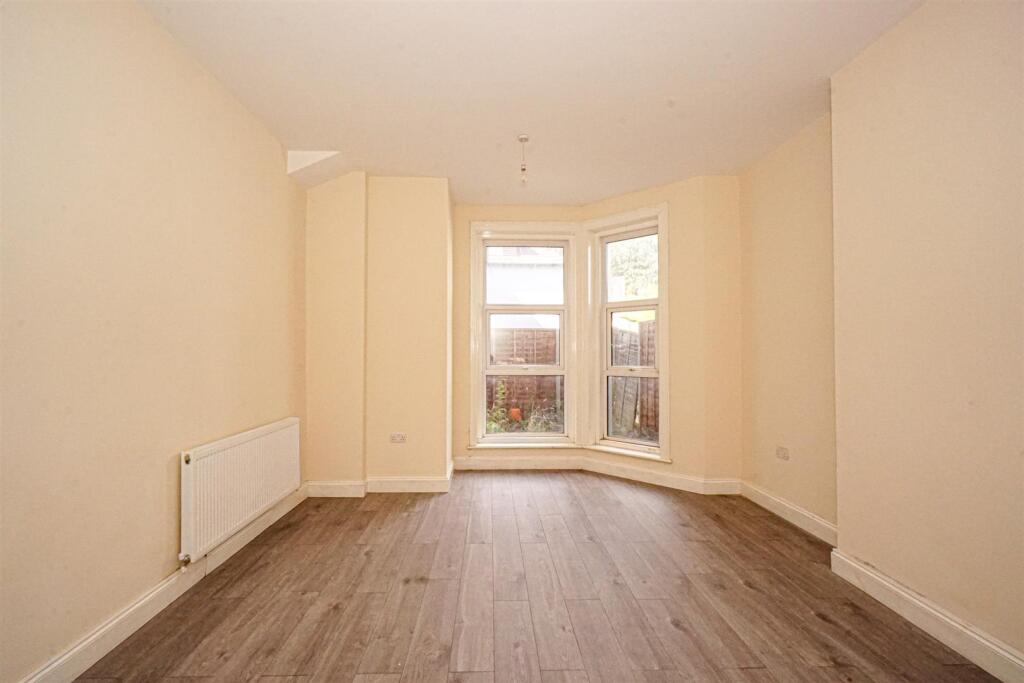 Apartment in Tonbridge - View 4