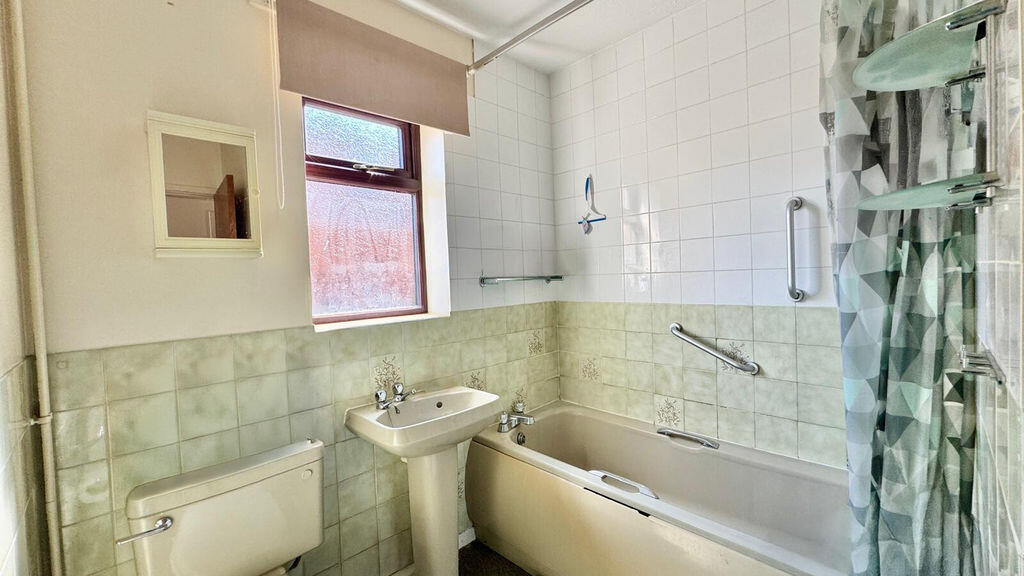 House in Lincoln, Washingborough - More