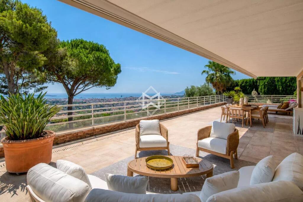 Main image of property: Provence-Alps-Cote d`Azur, Alpes-Maritimes, Cannes