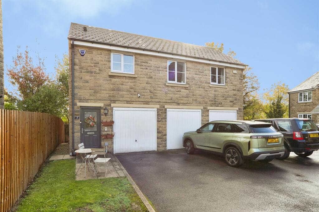 1-bed flat on Longlands, Idle, Bradford, £130,000
