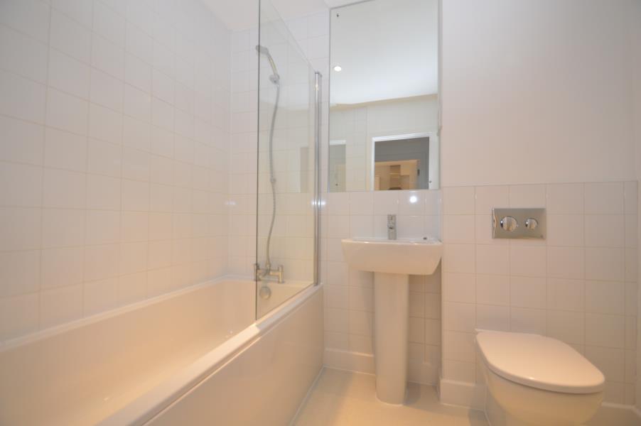 Apartment in Slough - View 5