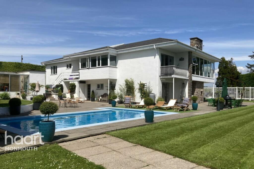 Main image of property: Parc Close, Usk