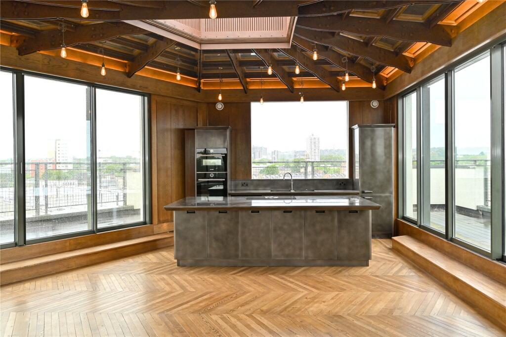 Apartment in London - View 3