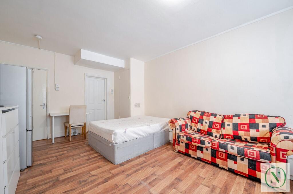 Main image of property: 31 Lower Addiscombe Road, Croydon, CR0