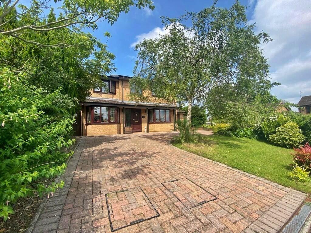 Walnut Drive, Whitchurch photo 2