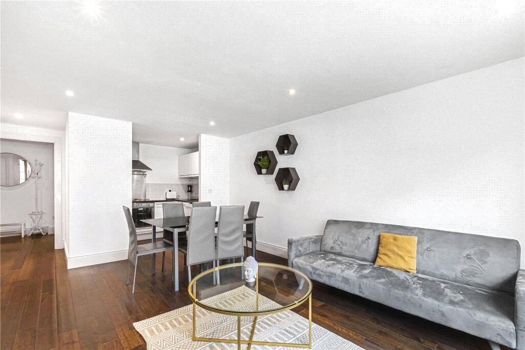 Main image of property: Leyden Street, London, E1