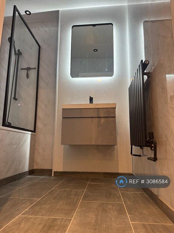 Apartment in Croydon - View 4