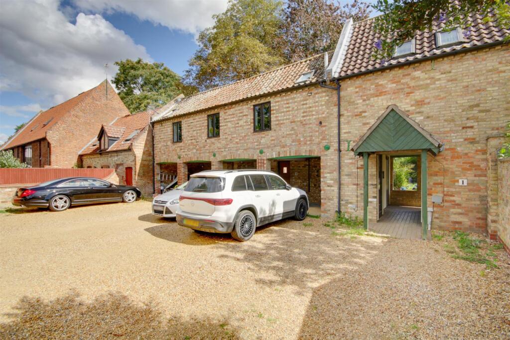 Main image of property: The Grange, 65 High Street, Somersham