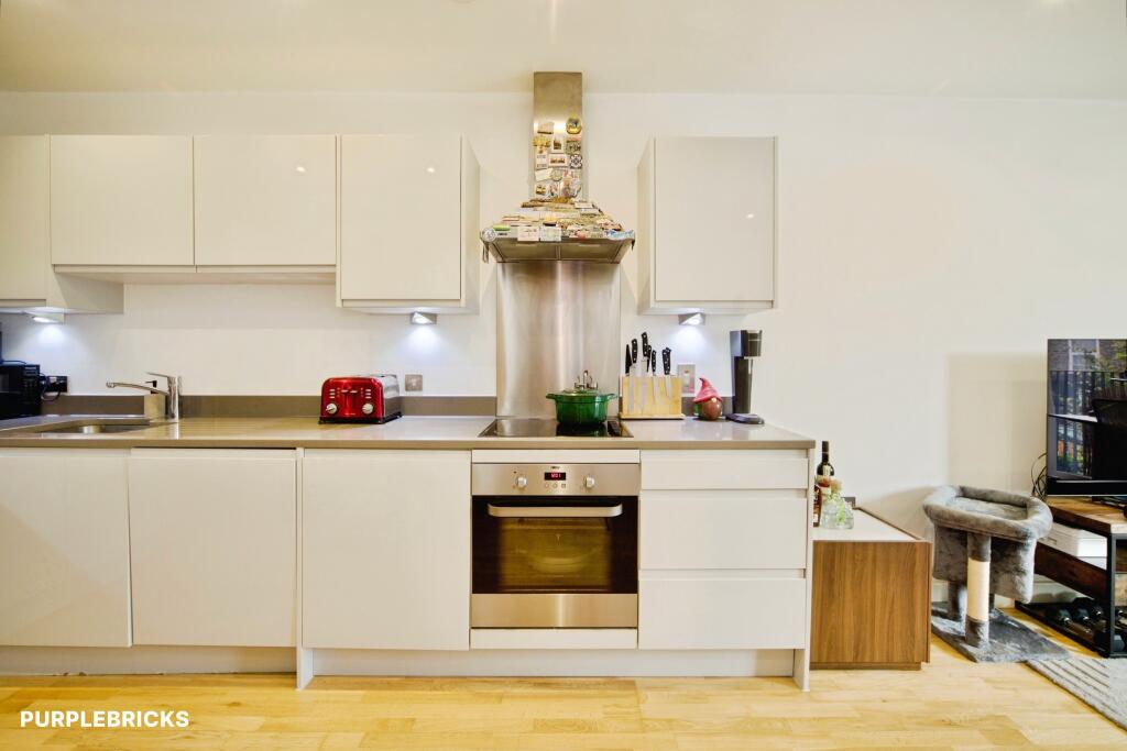 Apartment in London, Custom House, Canning Town - View 4