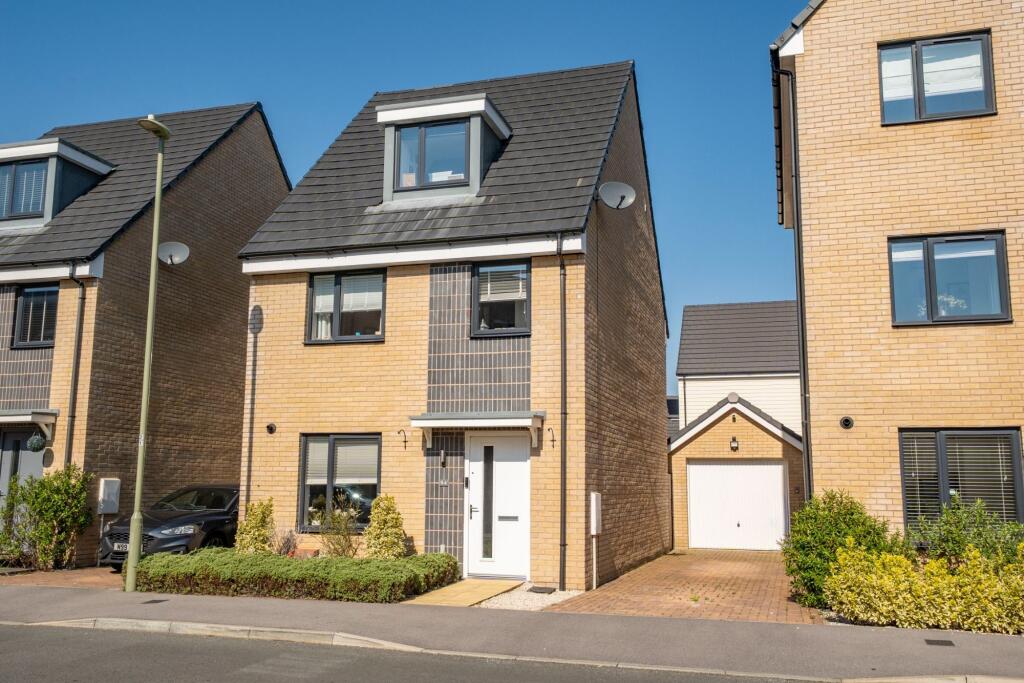 3-bed house on Cashmere Drive, Andover, SP11, £385,000