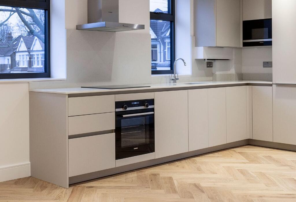 Apartment in Southall - More