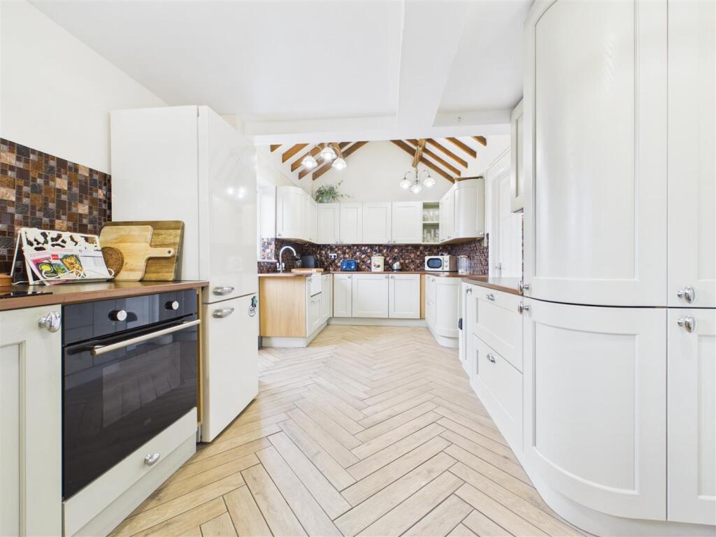 House in Evesham, Offenham - View 2