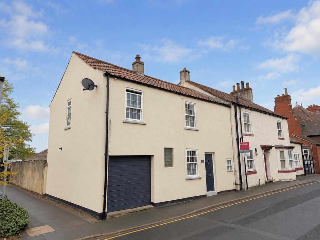 3-bed house on Chapel Street, Thirsk, £195,000