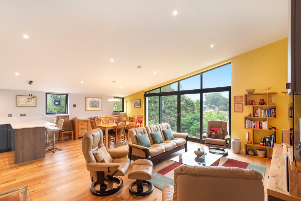 Apartment in Perth - View 2