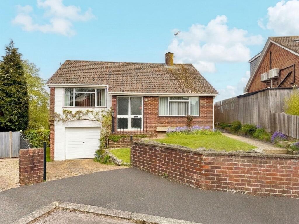 Main image of property: Laurel Close, Hythe, SO45