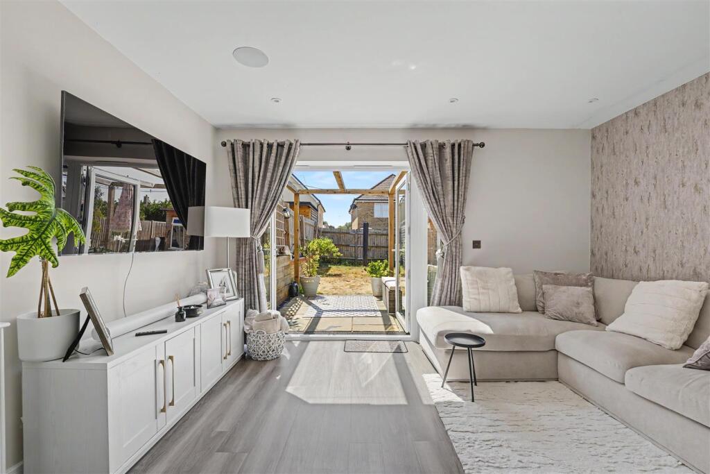 House in East Hertfordshire, Buntingford - View 2