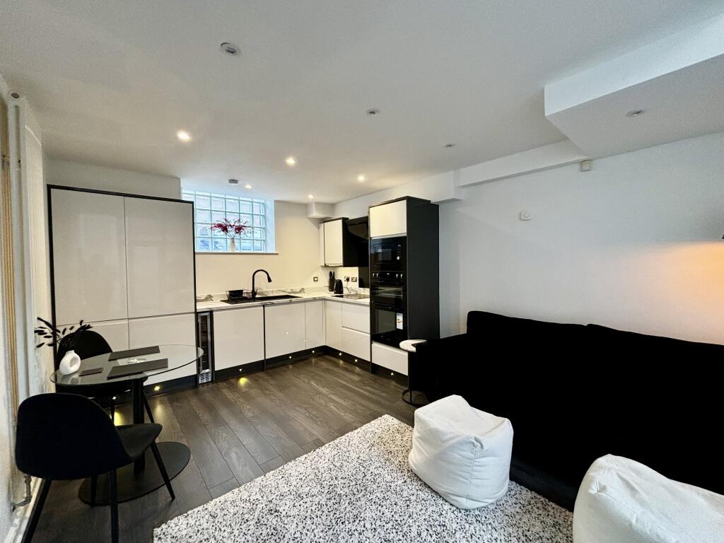 Apartment in Preston - View 4
