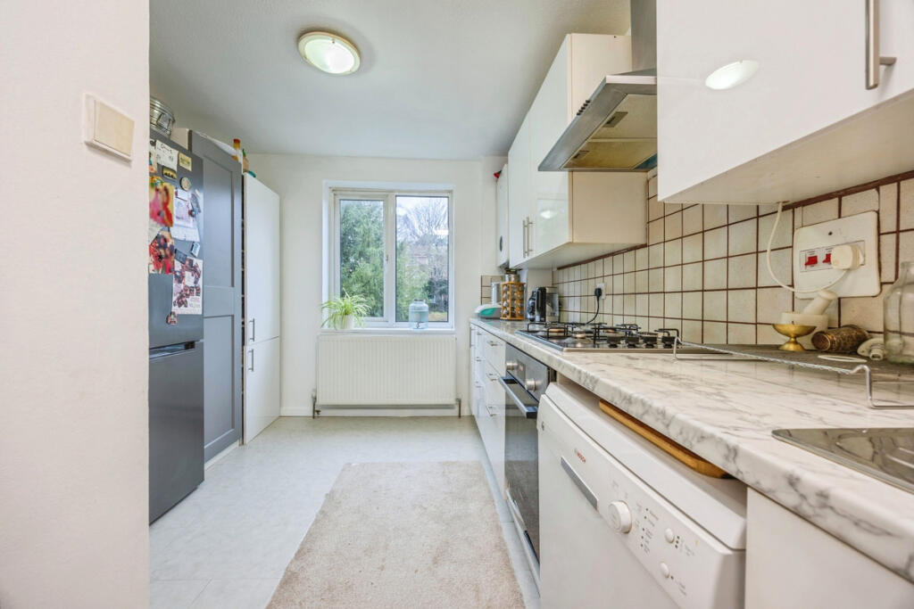 Apartment in Croydon - View 2