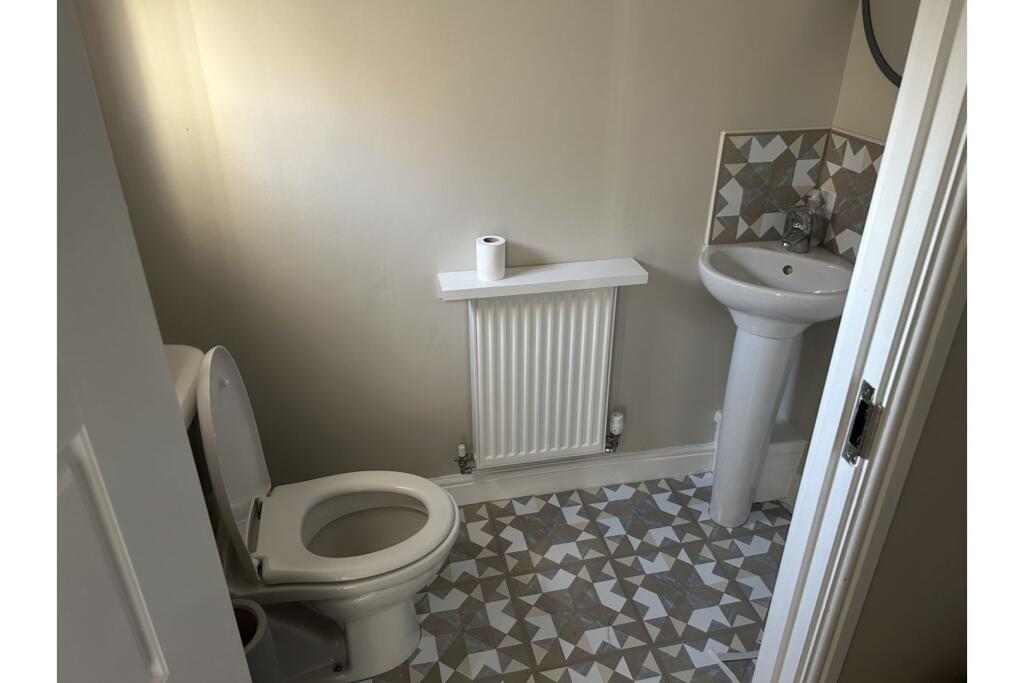 Peregrine Way, Alfreton, DE55 photo 4