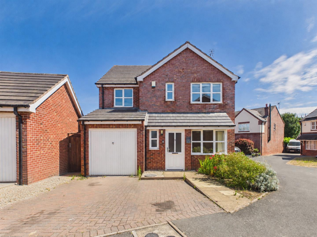 Main image of property: Lunns Gardens, Evesham